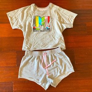 ✨WORN ONCE✨ Matching Lounge Set w/ Vintage Logo
